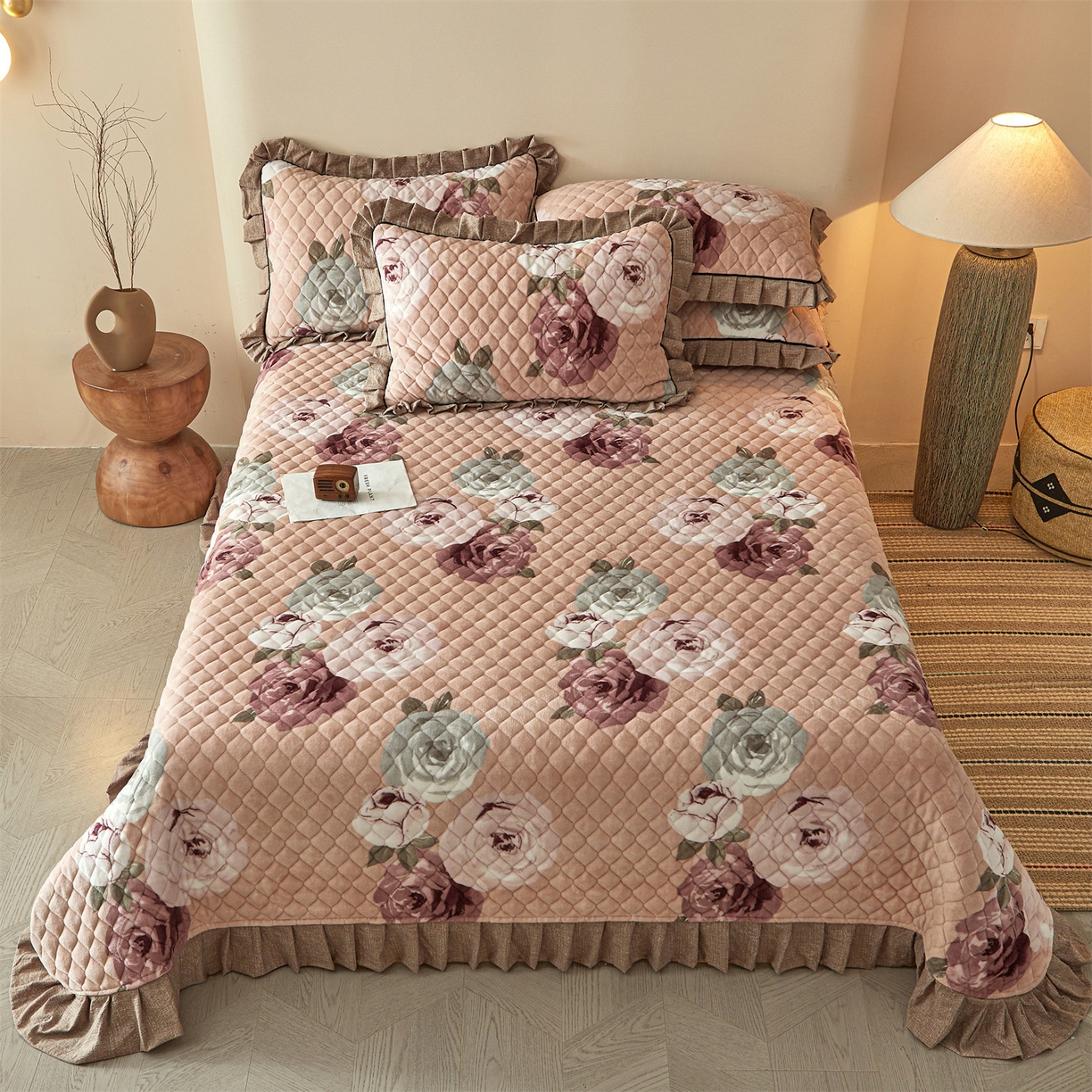 91家纺网 家纺一手货源 找家纺 宜凡家纺 2025新款牛奶绒床盖三件套（双面可用） 曼妙花园