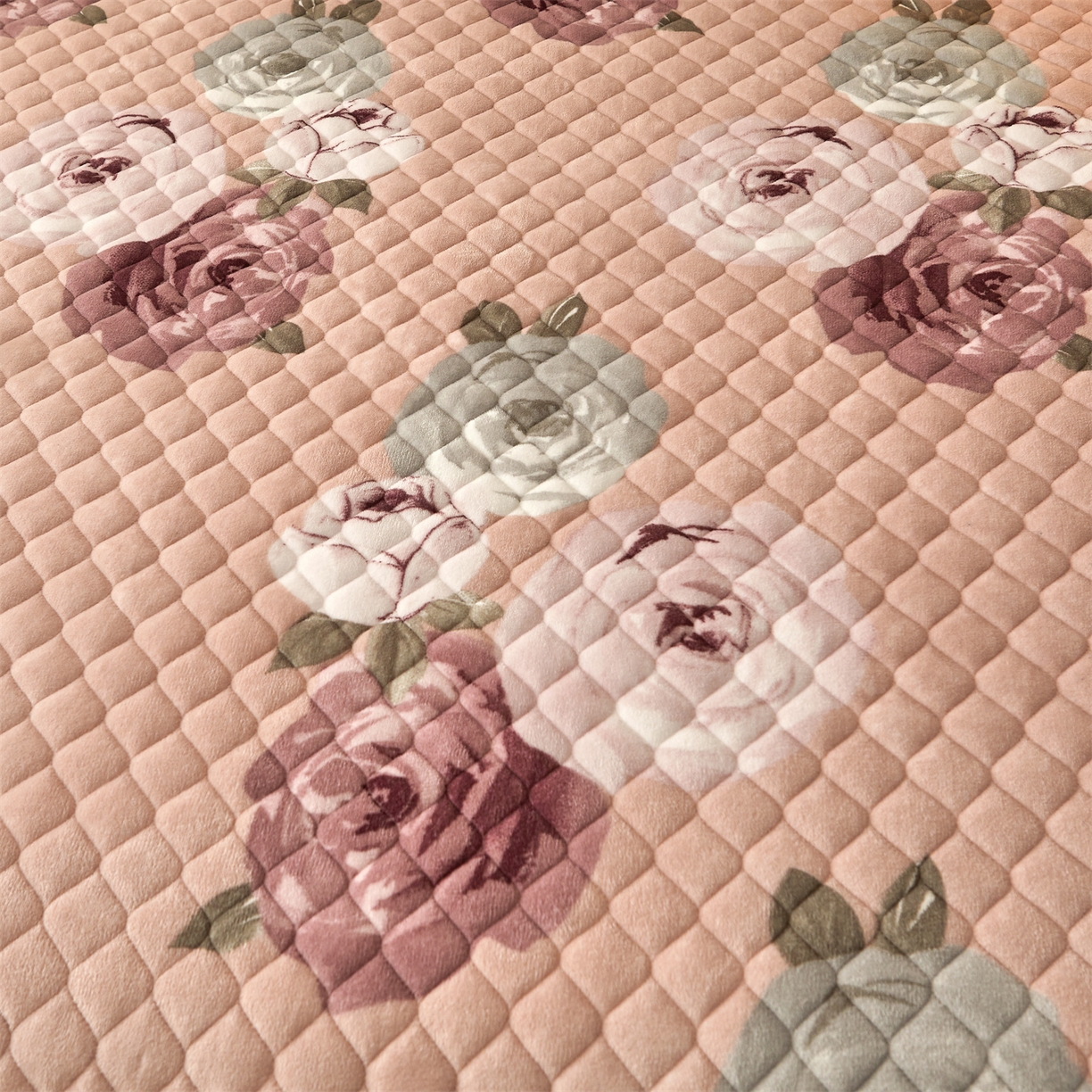 91家纺网 家纺一手货源 找家纺 宜凡家纺 2025新款牛奶绒床盖三件套（双面可用） 曼妙花园