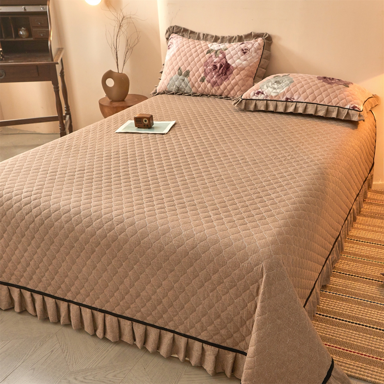 91家纺网 家纺一手货源 找家纺 宜凡家纺 2025新款牛奶绒床盖三件套（双面可用） 曼妙花园