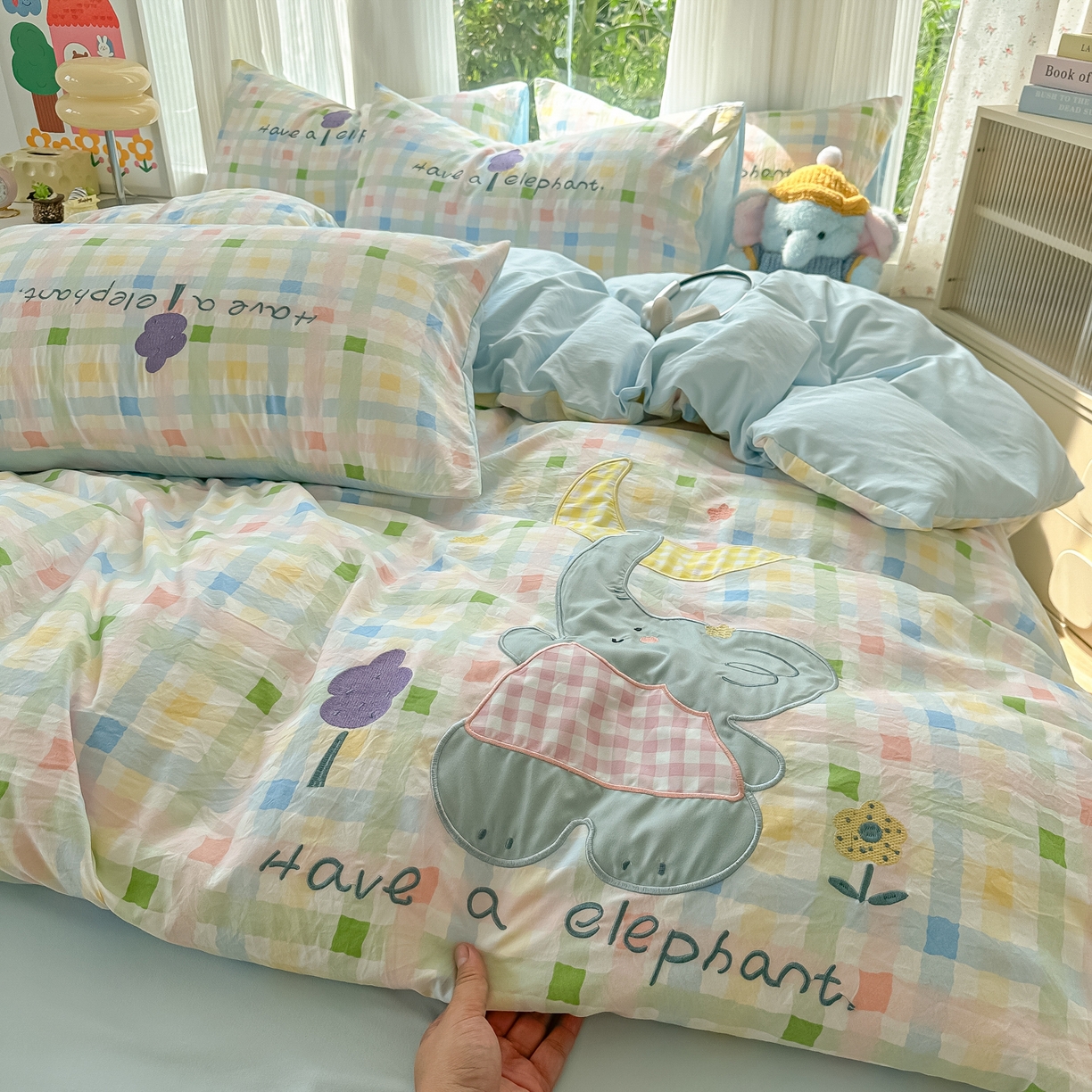 91家纺网 家纺一手货源 找家纺 子钦家纺 2025新款云朵棉水洗棉贴布绣床单床笠四件套 月亮小象