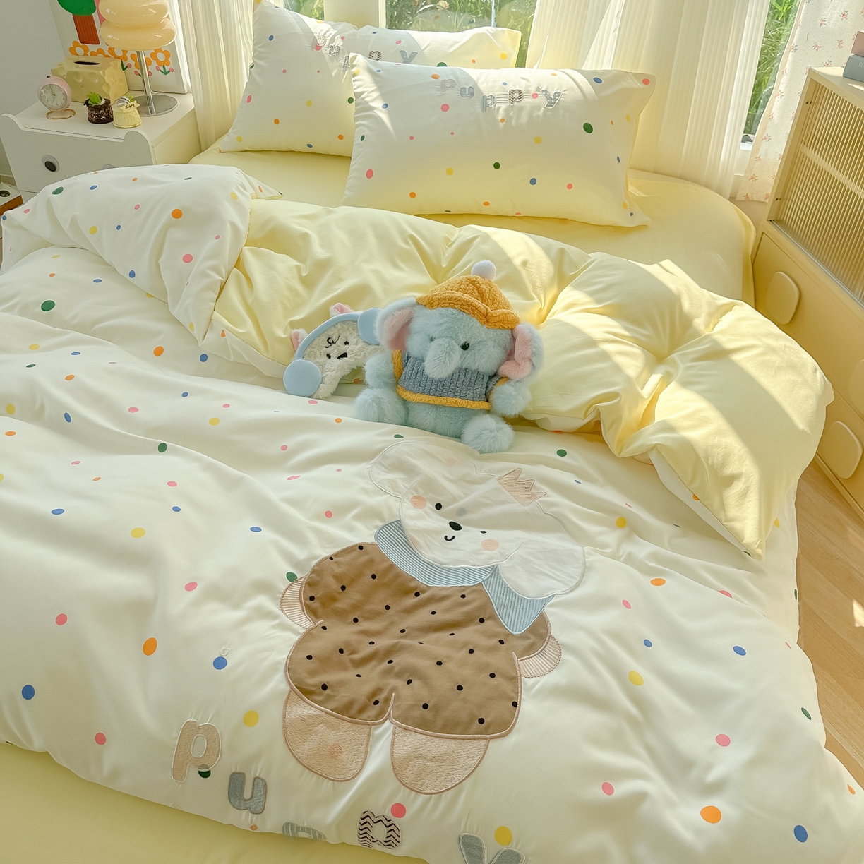 91家纺网 家纺一手货源 找家纺 子钦家纺 2025新款云朵棉水洗棉贴布绣床单床笠四件套 皇冠狗