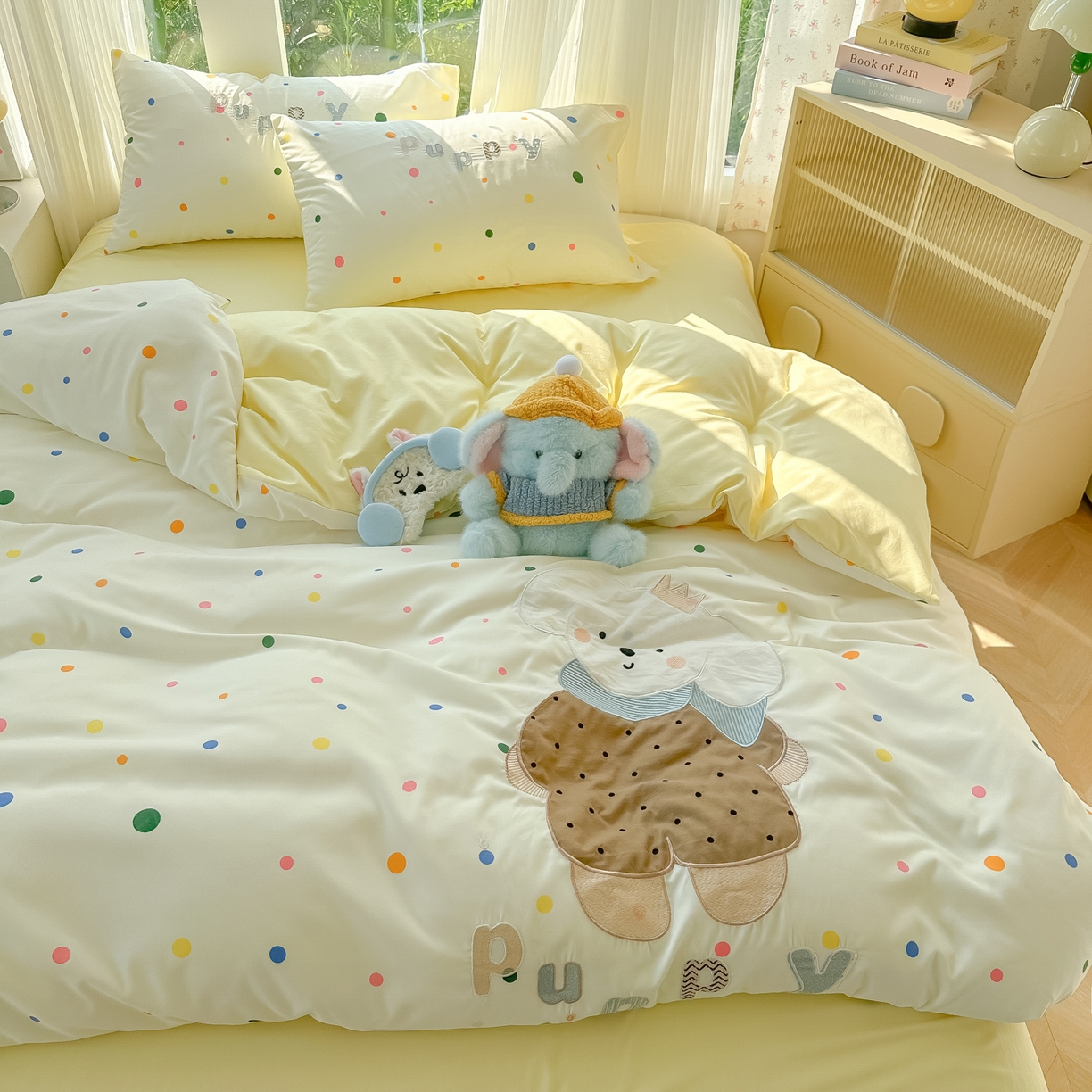 91家纺网 家纺一手货源 找家纺 子钦家纺 2025新款云朵棉水洗棉贴布绣床单床笠四件套 皇冠狗