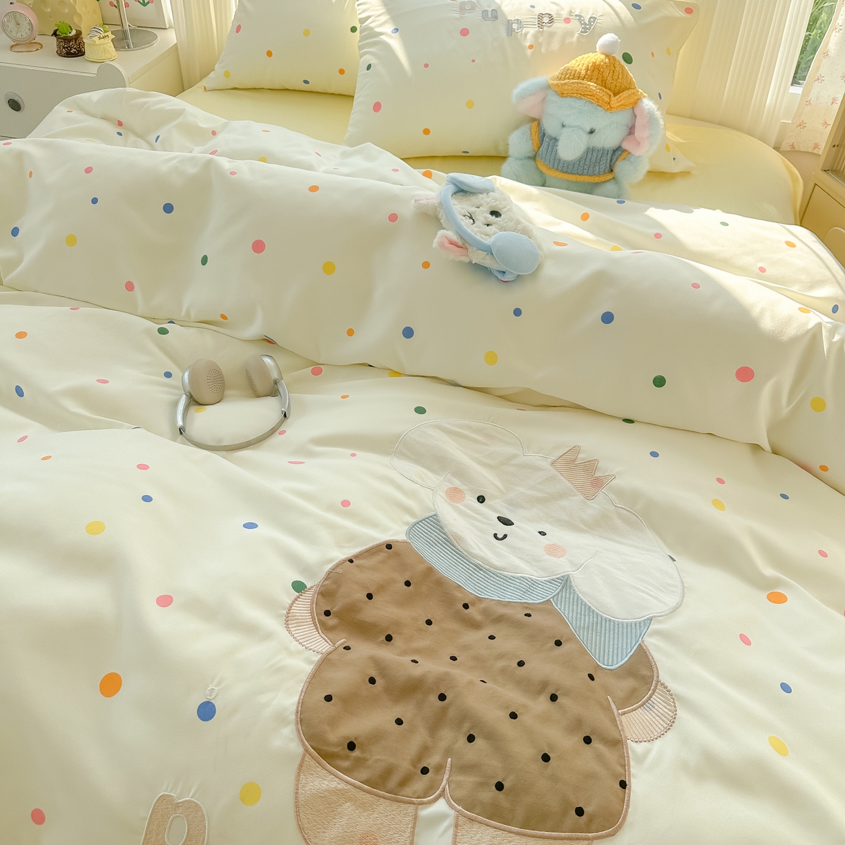 91家纺网 家纺一手货源 找家纺 子钦家纺 2025新款云朵棉水洗棉贴布绣床单床笠四件套 皇冠狗