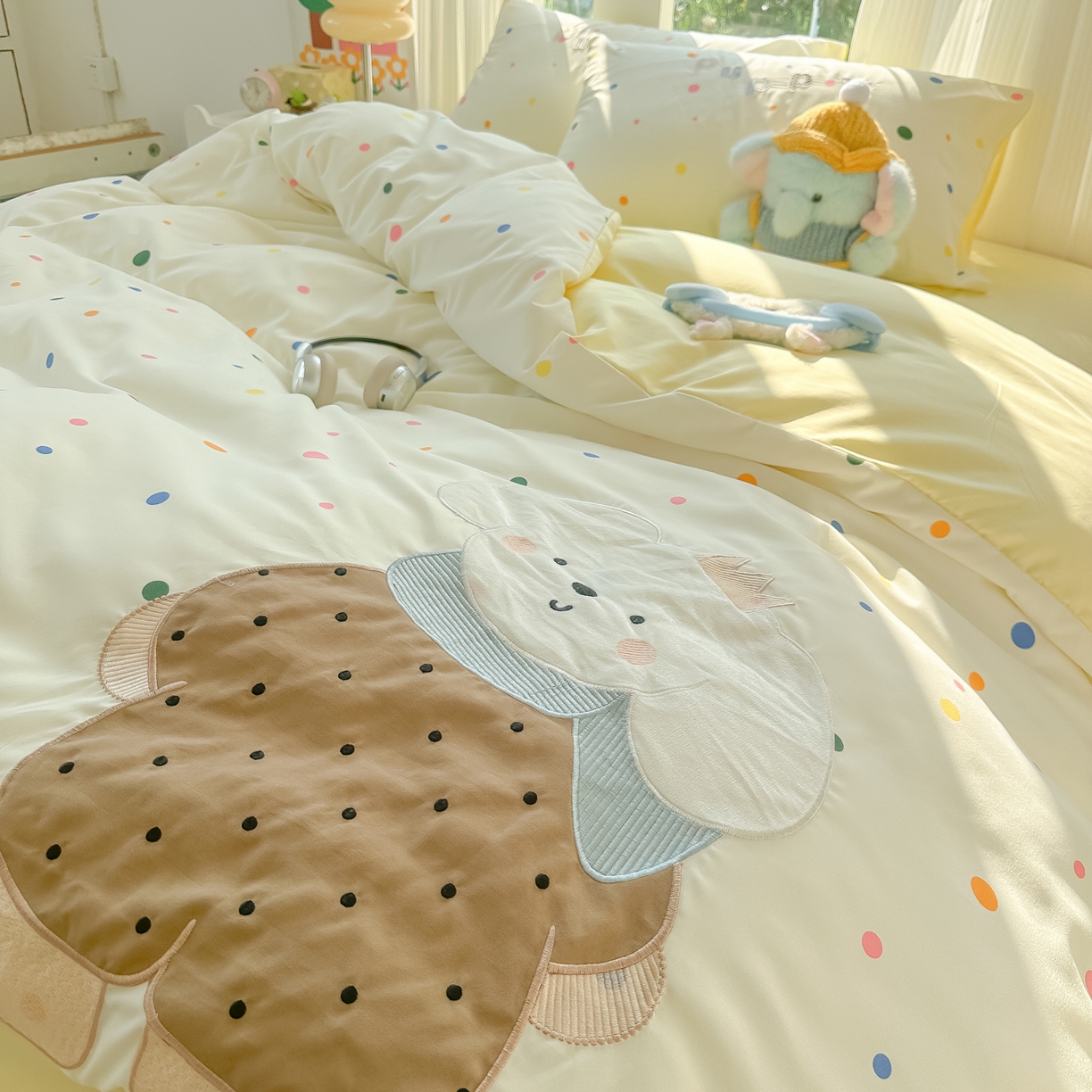 91家纺网 家纺一手货源 找家纺 子钦家纺 2025新款云朵棉水洗棉贴布绣床单床笠四件套 皇冠狗