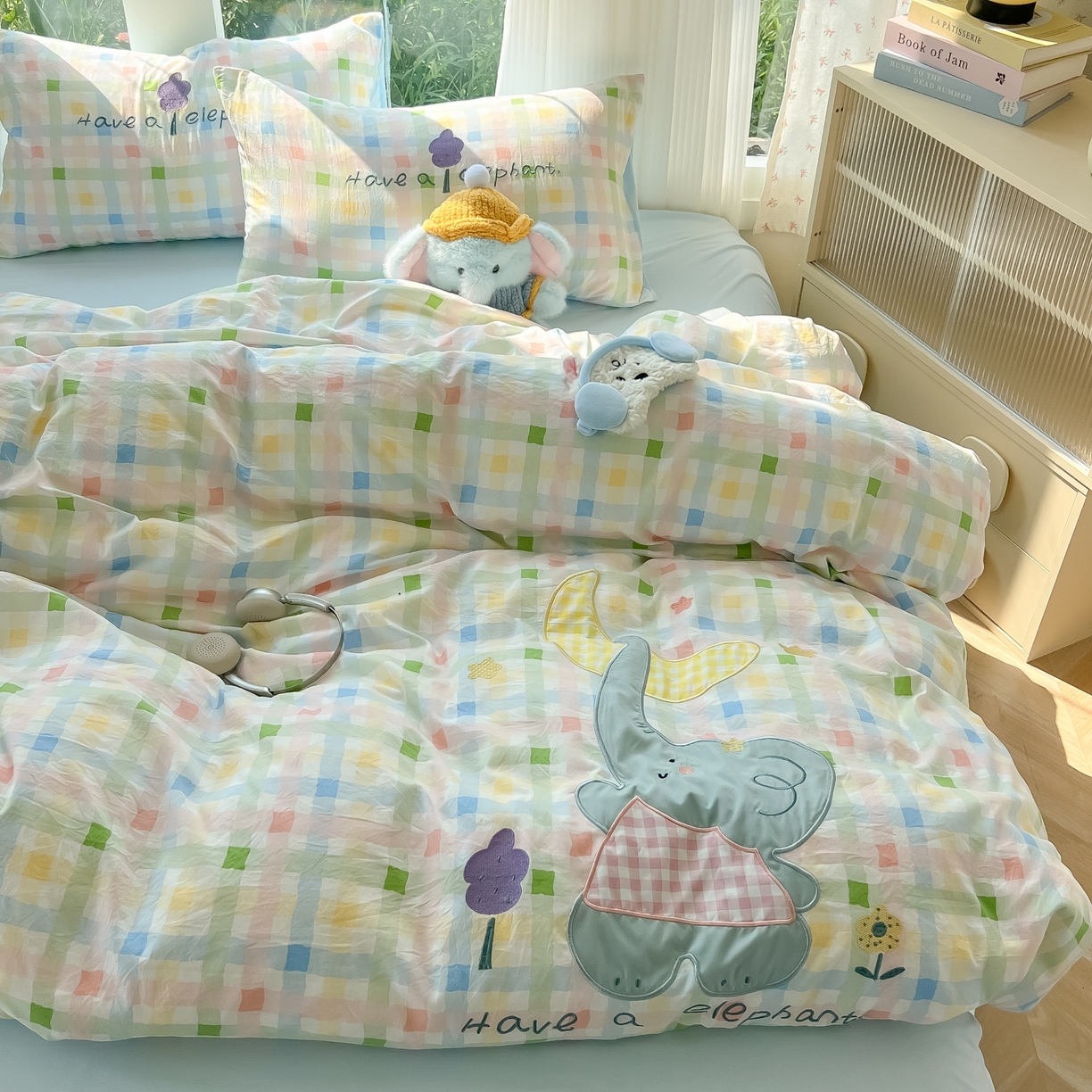 91家纺网 家纺一手货源 找家纺 子钦家纺 2025新款云朵棉水洗棉贴布绣床单床笠四件套 月亮小象