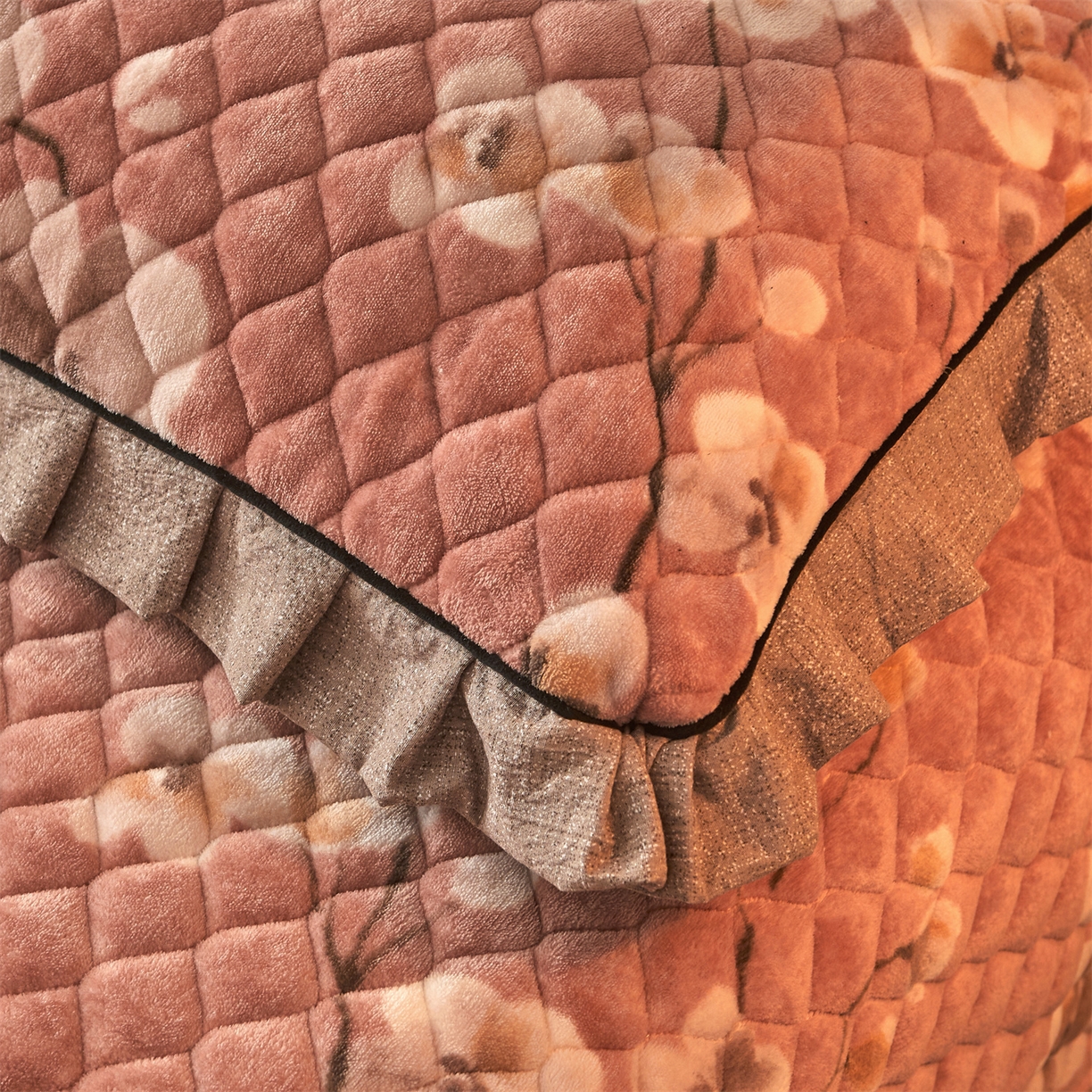 91家纺网 家纺一手货源 找家纺 宜凡家纺 2025新款牛奶绒床盖三件套（双面可用） 一剪梅