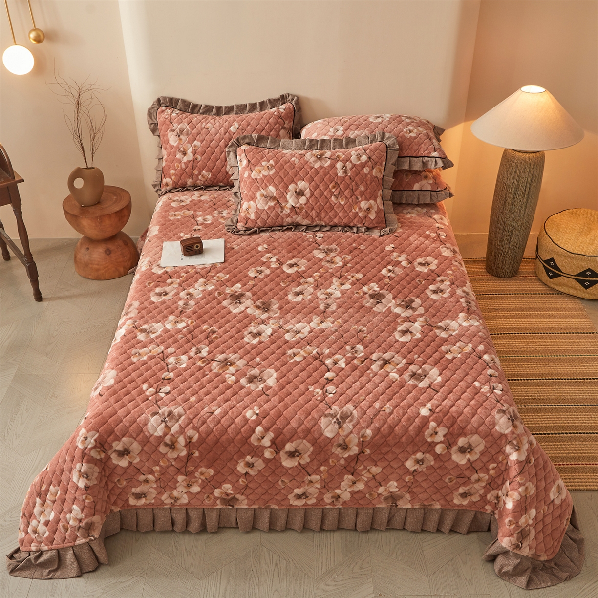 91家纺网 家纺一手货源 找家纺 宜凡家纺 2025新款牛奶绒床盖三件套（双面可用） 一剪梅