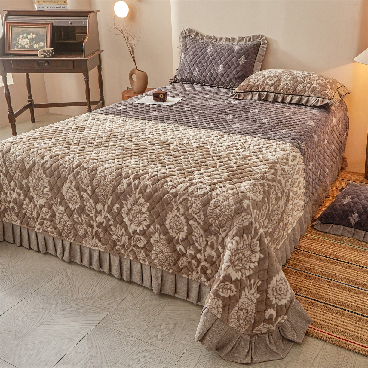 91家纺网 家纺一手货源 找家纺 宜凡家纺 2025新款牛奶绒床盖三件套（双面可用） 依梦园