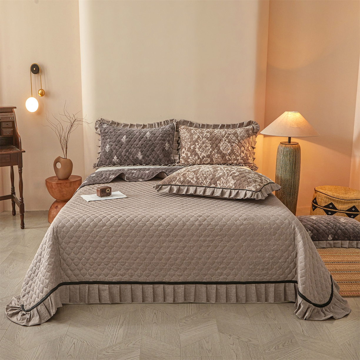 91家纺网 家纺一手货源 找家纺 宜凡家纺 2025新款牛奶绒床盖三件套（双面可用） 依梦园