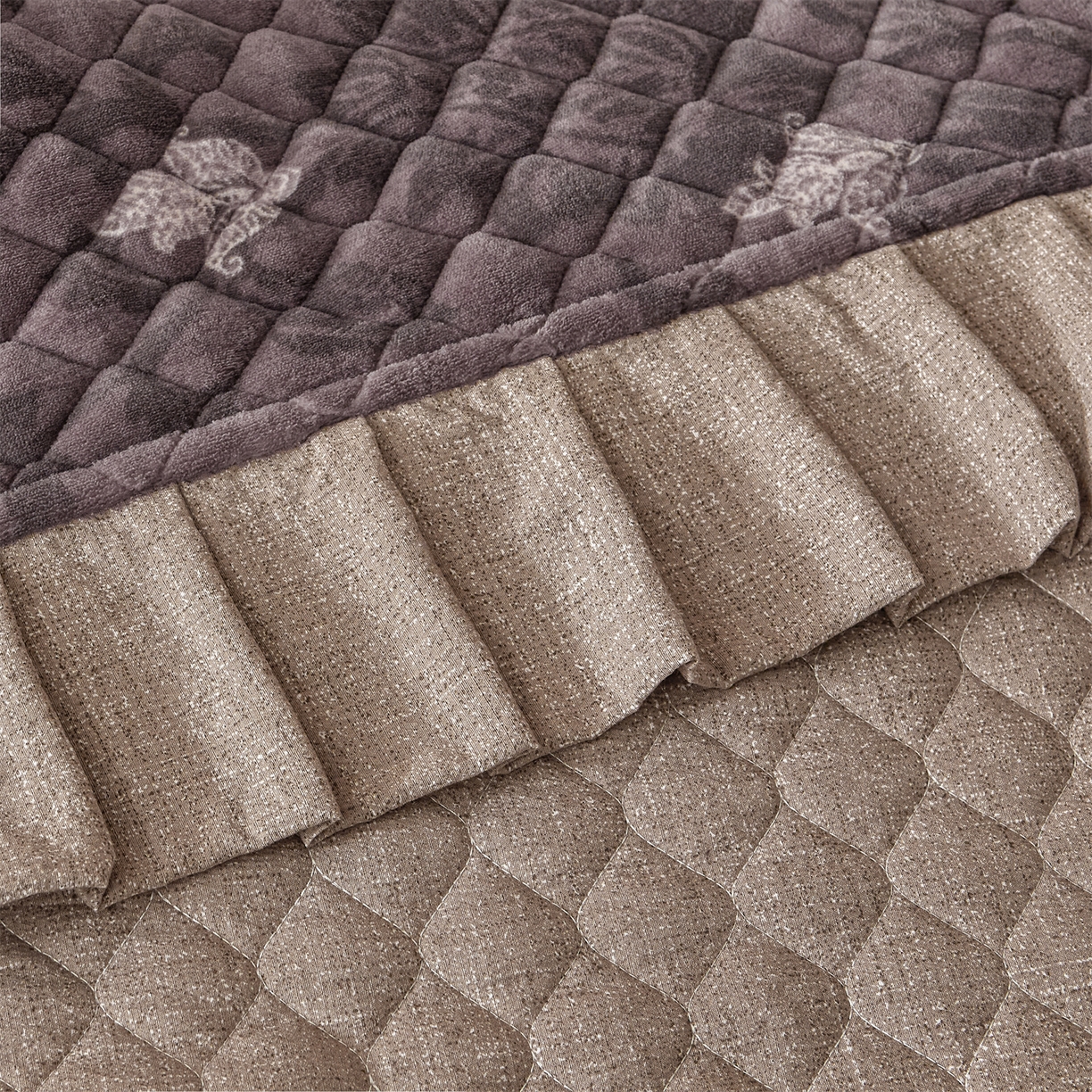 91家纺网 家纺一手货源 找家纺 宜凡家纺 2025新款牛奶绒床盖三件套（双面可用） 依梦园