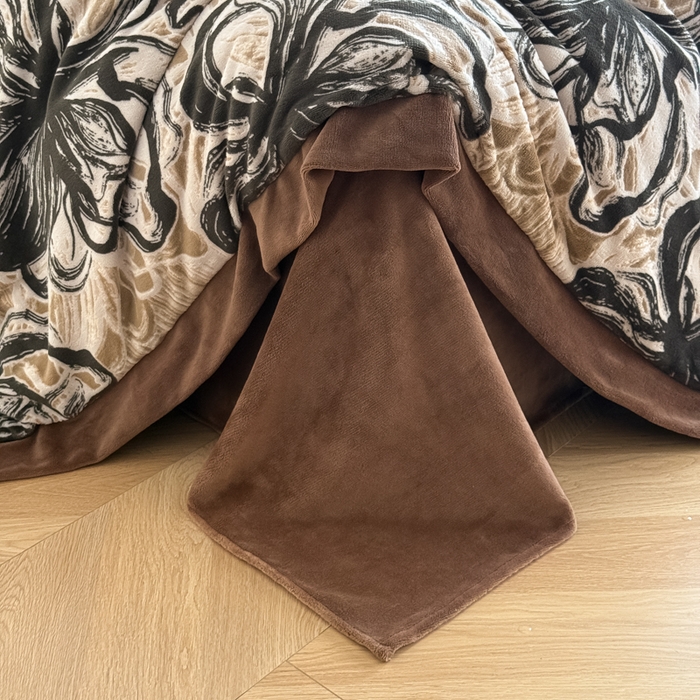 91家纺网 家纺一手货源 找家纺 九花鹿 2025新款宽边雕花绒牛奶绒四件套 宽边雕花-花慕里