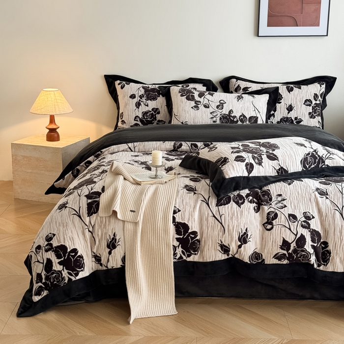 91家纺网 家纺一手货源 找家纺 九花鹿 2025新款宽边雕花绒牛奶绒四件套 宽边雕花-花棠