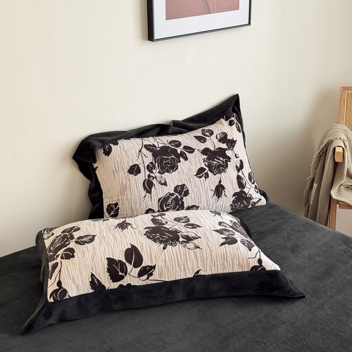 91家纺网 家纺一手货源 找家纺 九花鹿 2025新款宽边雕花绒牛奶绒四件套 宽边雕花-花棠