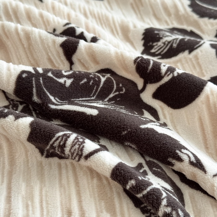 91家纺网 家纺一手货源 找家纺 九花鹿 2025新款宽边雕花绒牛奶绒四件套 宽边雕花-花棠