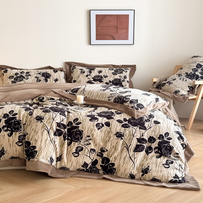 91家纺网 家纺一手货源 找家纺 九花鹿 2025新款宽边雕花绒牛奶绒四件套 宽边雕花-花棠(咖）