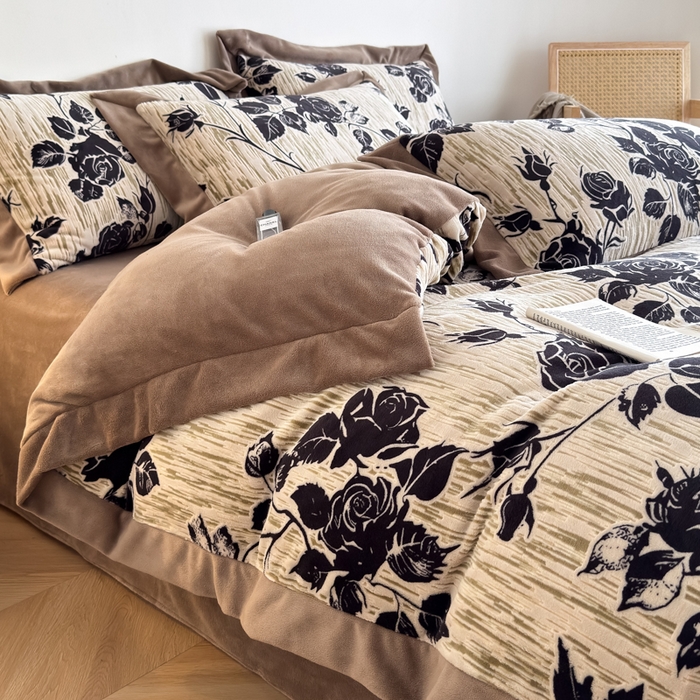 91家纺网 家纺一手货源 找家纺 九花鹿 2025新款宽边雕花绒牛奶绒四件套 宽边雕花-花棠(咖）