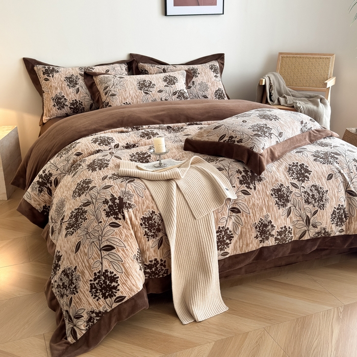 91家纺网 家纺一手货源 找家纺 九花鹿 2025新款宽边雕花绒牛奶绒四件套 宽边雕花-琉璃花