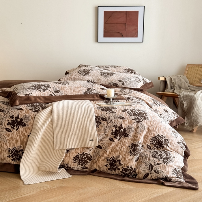 91家纺网 家纺一手货源 找家纺 九花鹿 2025新款宽边雕花绒牛奶绒四件套 宽边雕花-琉璃花