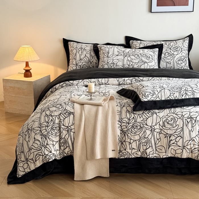 91家纺网 家纺一手货源 找家纺 九花鹿 2025新款宽边雕花绒牛奶绒四件套 宽边雕花-玫瑰