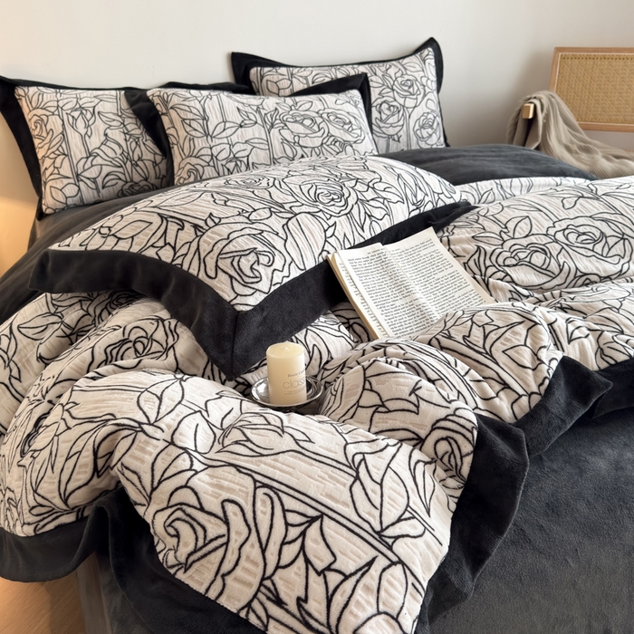 91家纺网 家纺一手货源 找家纺 九花鹿 2025新款宽边雕花绒牛奶绒四件套 宽边雕花-玫瑰