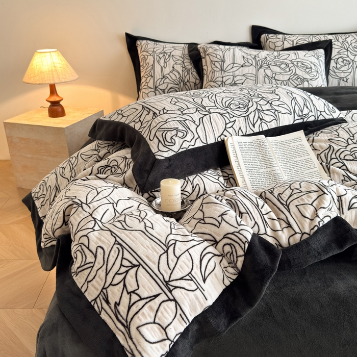 91家纺网 家纺一手货源 找家纺 九花鹿 2025新款宽边雕花绒牛奶绒四件套 宽边雕花-玫瑰