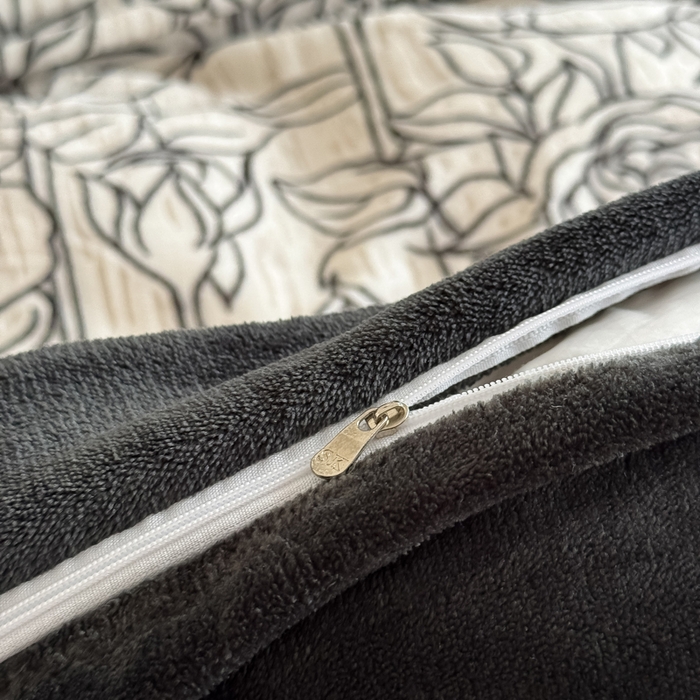 91家纺网 家纺一手货源 找家纺 九花鹿 2025新款宽边雕花绒牛奶绒四件套 宽边雕花-玫瑰