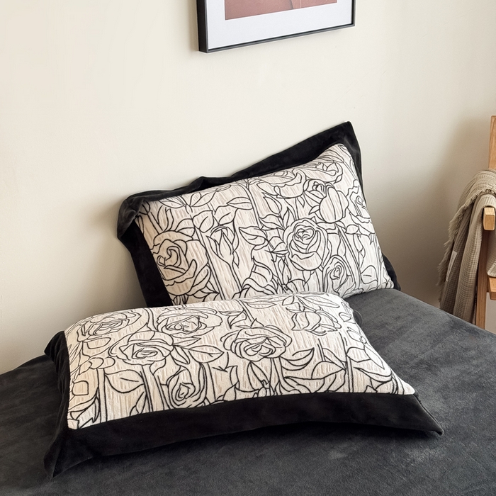 91家纺网 家纺一手货源 找家纺 九花鹿 2025新款宽边雕花绒牛奶绒四件套 宽边雕花-玫瑰