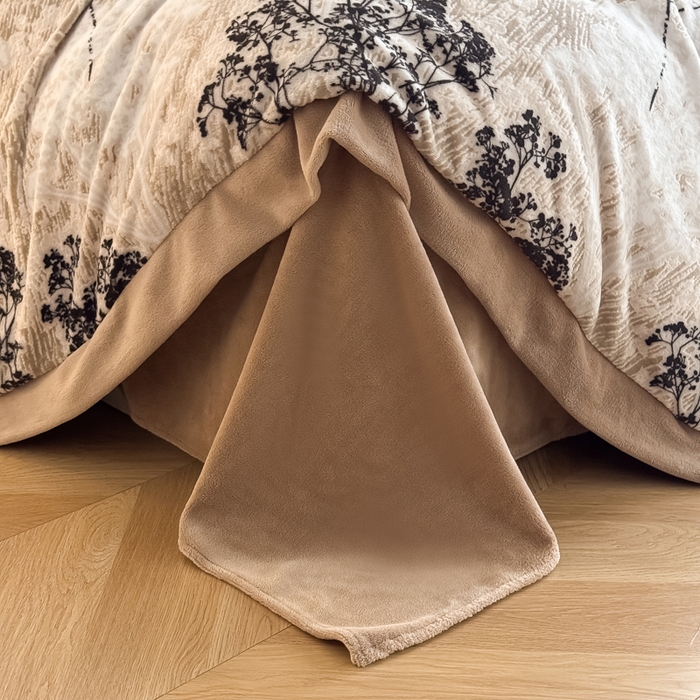 91家纺网 家纺一手货源 找家纺 九花鹿 2025新款宽边雕花绒牛奶绒四件套 宽边雕花-秘境