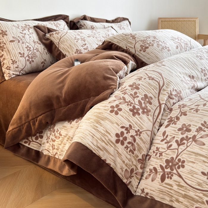 九花鹿 2025新款宽边雕花绒牛奶绒四件套 宽边雕花-悠然花朵(奶咖）