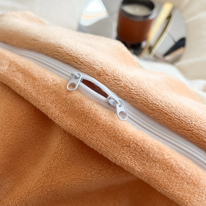 91家纺网 家纺一手货源 找家纺 九花鹿 2025新款宽边雕花绒牛奶绒四件套 宽边-枫叶奶白拼杏黄