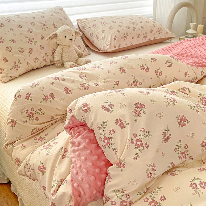 91家纺网 家纺一手货源 找家纺 丫丫家纺 2025新款云感木棉皱皱纱被子豆豆绒大豆被冬被被芯春秋豆豆被 爱玲说- 红