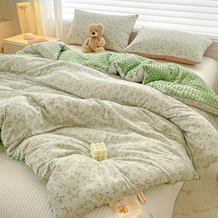 91家纺网 家纺一手货源 找家纺 丫丫家纺 2025新款云感木棉皱皱纱被子豆豆绒大豆被冬被被芯春秋豆豆被 茶语-绿