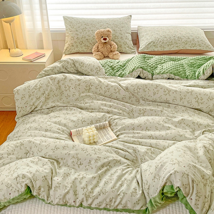 91家纺网 家纺一手货源 找家纺 丫丫家纺 2025新款云感木棉皱皱纱被子豆豆绒大豆被冬被被芯春秋豆豆被 茶语-绿