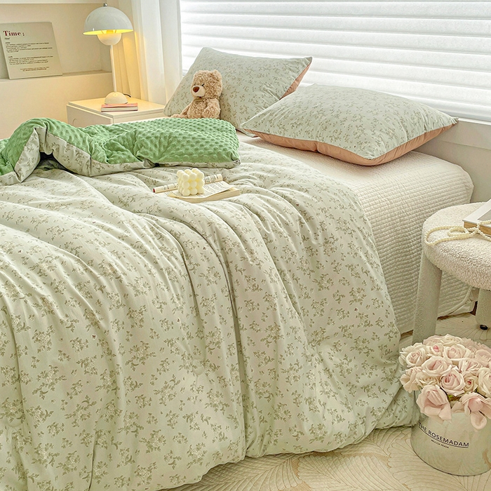 91家纺网 家纺一手货源 找家纺 丫丫家纺 2025新款云感木棉皱皱纱被子豆豆绒大豆被冬被被芯春秋豆豆被 茶语-绿