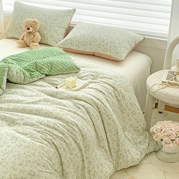 91家纺网 家纺一手货源 找家纺 丫丫家纺 2025新款云感木棉皱皱纱被子豆豆绒大豆被冬被被芯春秋豆豆被 茶语-绿