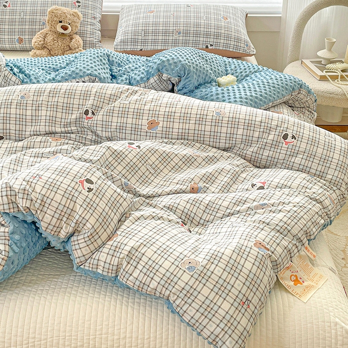 91家纺网 家纺一手货源 找家纺 丫丫家纺 2025新款云感木棉皱皱纱被子豆豆绒大豆被冬被被芯春秋豆豆被 灰蓝格小狗