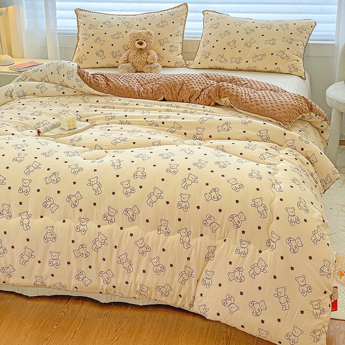 91家纺网 家纺一手货源 找家纺 丫丫家纺 2025新款云感木棉皱皱纱被子豆豆绒大豆被冬被被芯春秋豆豆被 米小熊