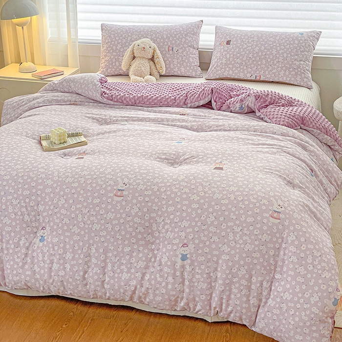 91家纺网 家纺一手货源 找家纺 丫丫家纺 2025新款云感木棉皱皱纱被子豆豆绒大豆被冬被被芯春秋豆豆被 兔软软紫