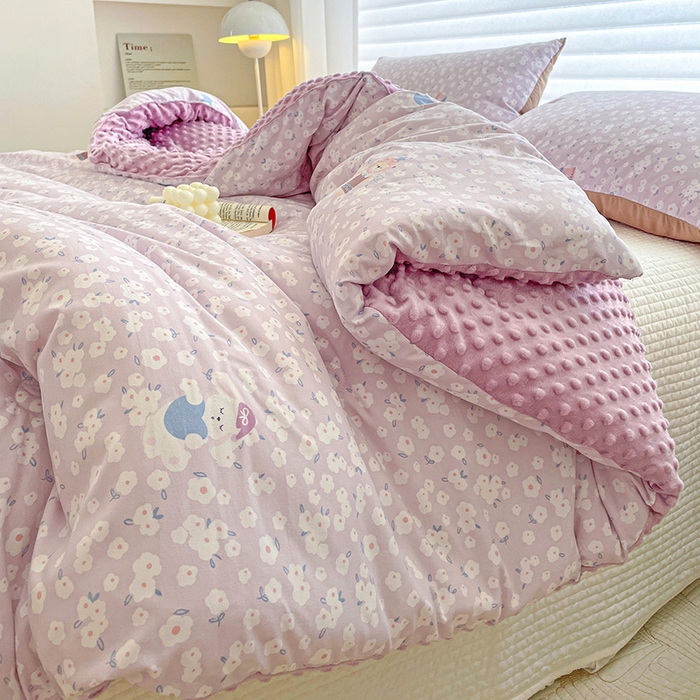 91家纺网 家纺一手货源 找家纺 丫丫家纺 2025新款云感木棉皱皱纱被子豆豆绒大豆被冬被被芯春秋豆豆被 兔软软紫