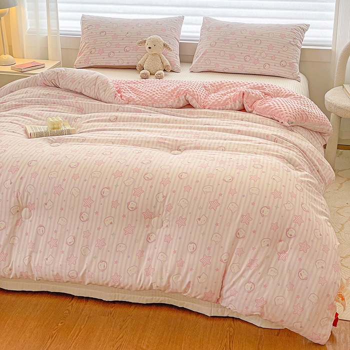 91家纺网 家纺一手货源 找家纺 丫丫家纺 2025新款云感木棉皱皱纱被子豆豆绒大豆被冬被被芯春秋豆豆被 星星凯蒂粉