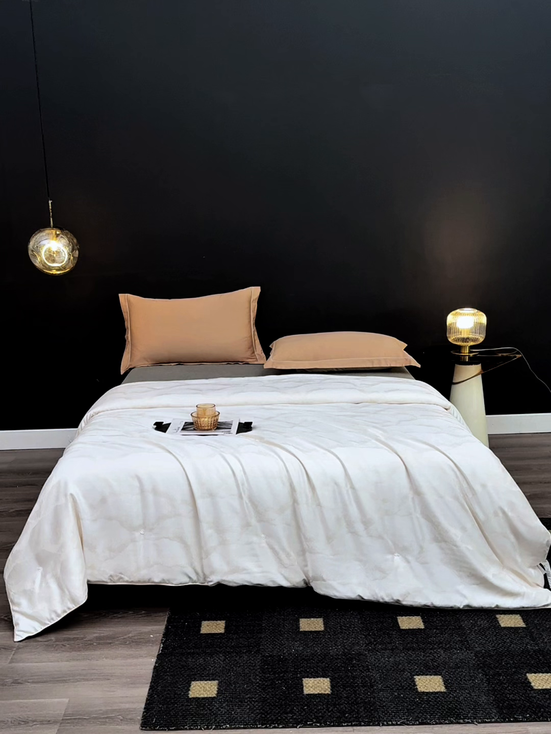 91家纺网 家纺一手货源 找家纺 （总）爱顿家纺 2025新款A类磨毛压花蚕丝被