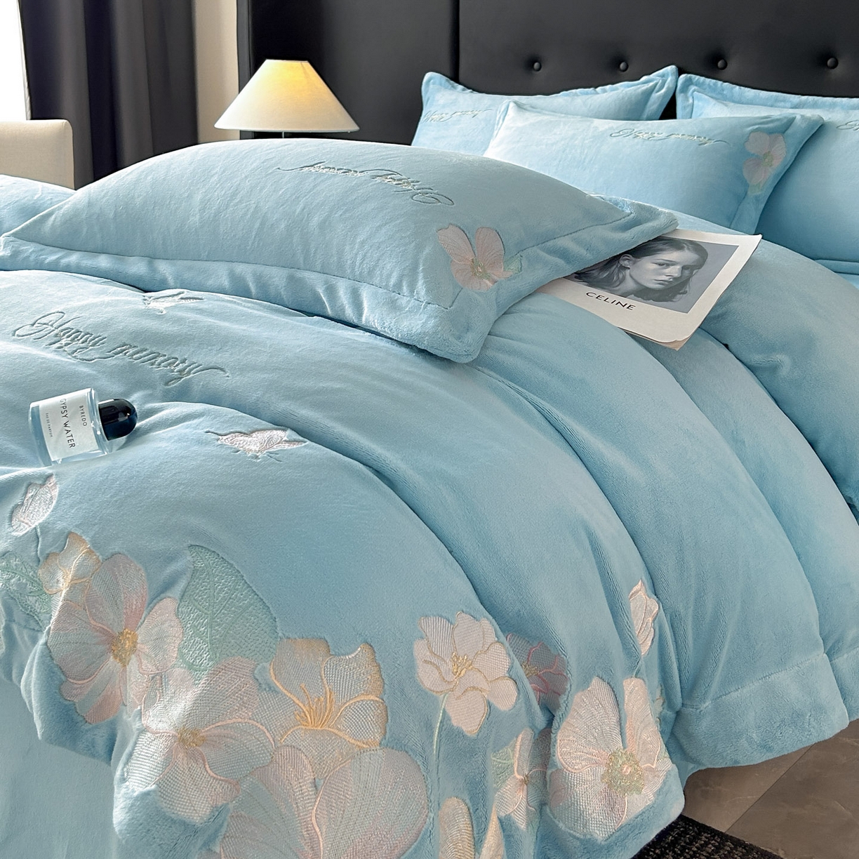 91家纺网 家纺一手货源 找家纺 （总）恋绒家纺 2025新款牛奶绒刺绣四件套-花舞