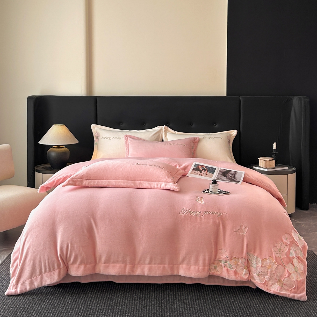 91家纺网 家纺一手货源 找家纺 恋绒家纺 2025新款牛奶绒刺绣四件套-花舞 嫩玉粉