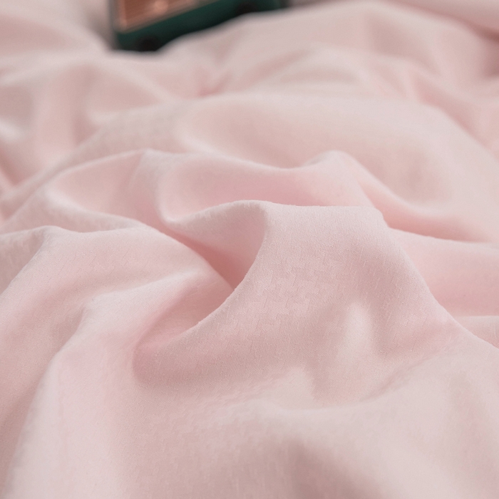 91家纺网 家纺一手货源 找家纺 爱顿家纺 2025新款千鸟格燕窝蛋白温养被冬被芯被子秋冬被 粉色