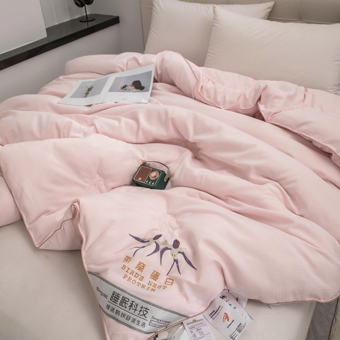 91家纺网 家纺一手货源 找家纺 爱顿家纺 2025新款千鸟格燕窝蛋白温养被冬被芯被子秋冬被 粉色