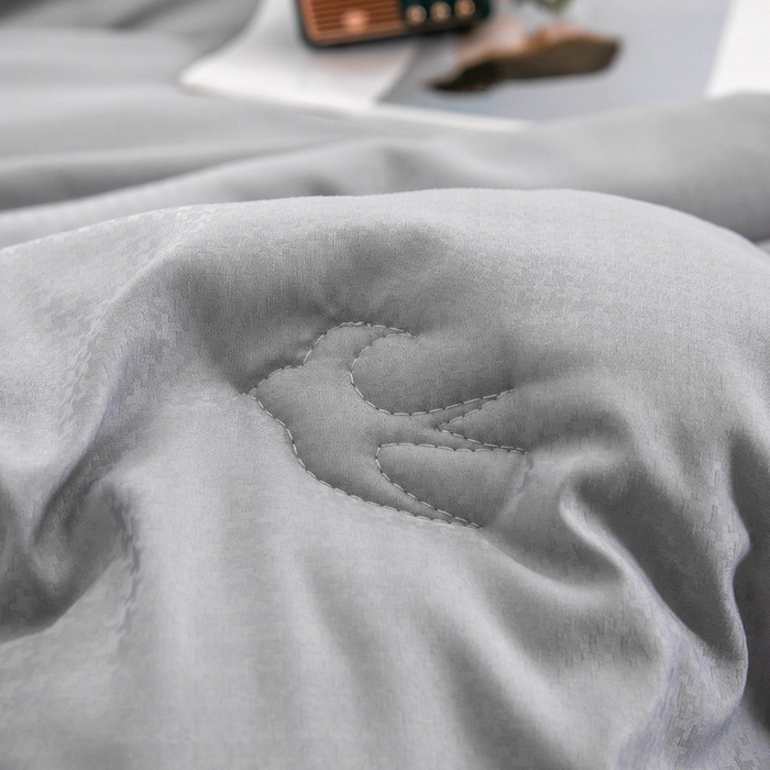 91家纺网 家纺一手货源 找家纺 爱顿家纺 2025新款千鸟格燕窝蛋白温养被冬被芯被子秋冬被 灰色