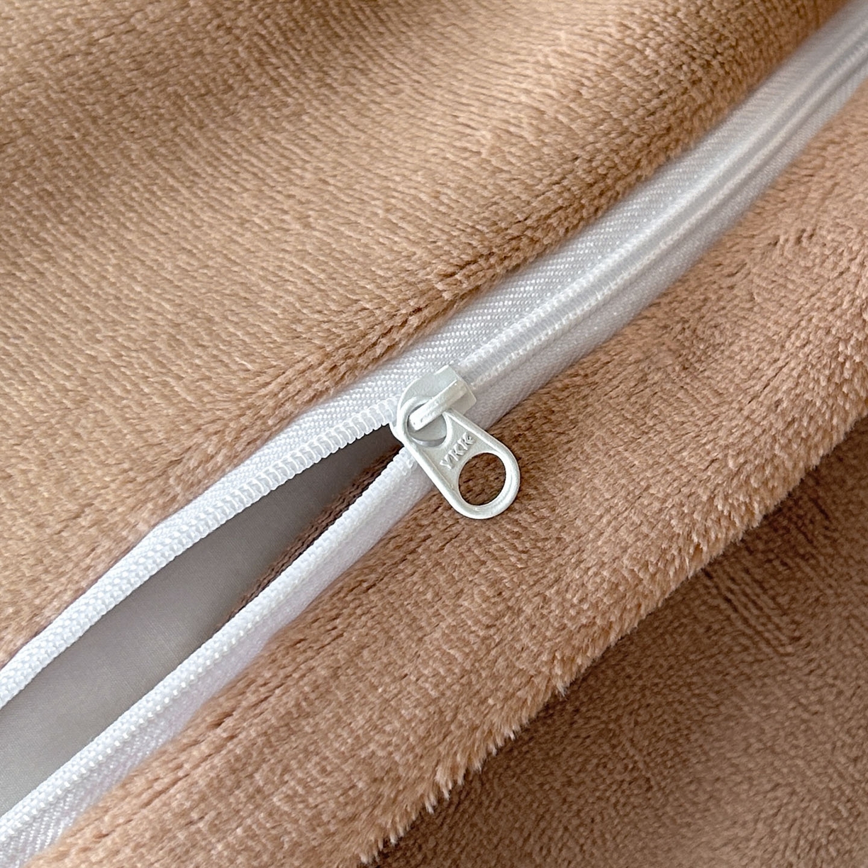 91家纺网 家纺一手货源 找家纺 恋绒家纺 2025新款牛奶绒刺绣四件套-花舞 轻奢咖