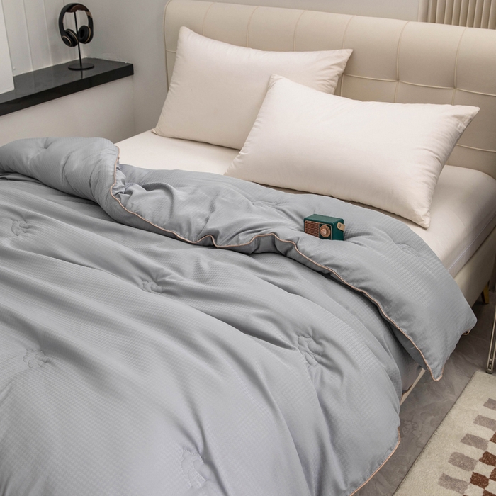 91家纺网 家纺一手货源 找家纺 爱顿家纺 2025新款千鸟格燕窝蛋白温养被冬被芯被子秋冬被 灰色