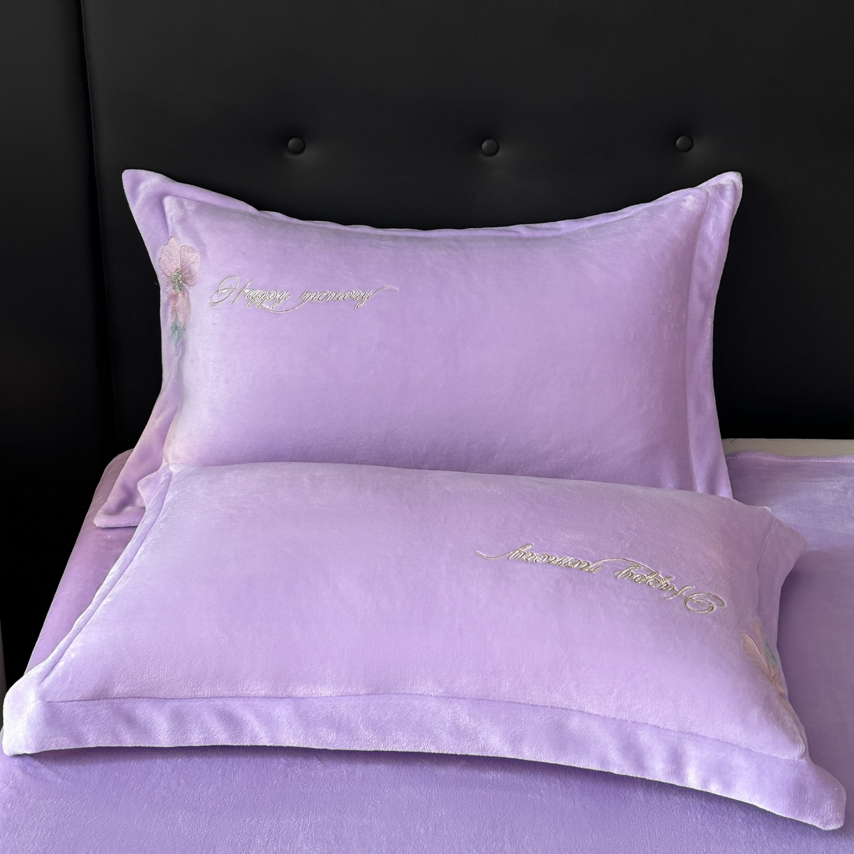 91家纺网 家纺一手货源 找家纺 恋绒家纺 2025新款牛奶绒刺绣四件套-花舞 优雅紫