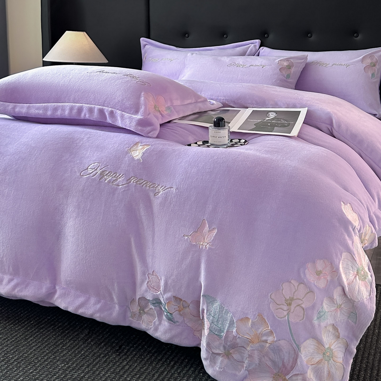 91家纺网 家纺一手货源 找家纺 恋绒家纺 2025新款牛奶绒刺绣四件套-花舞 优雅紫